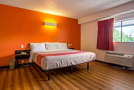 King Room - Disability Access - Non-Smoking