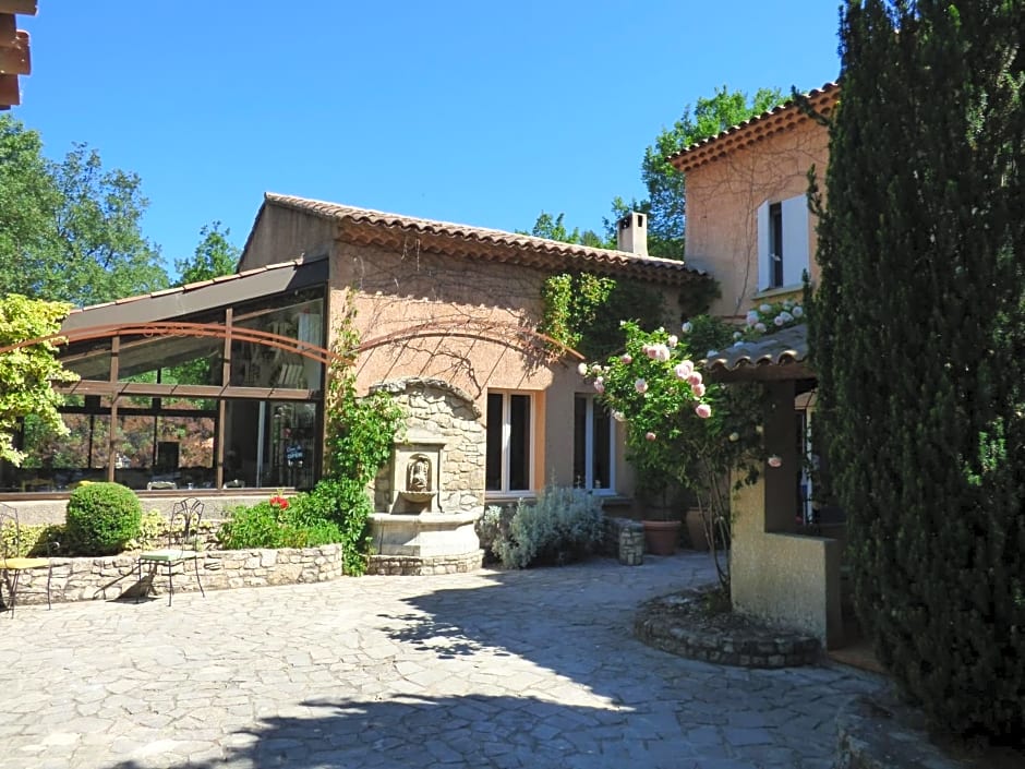 Hôtel Lou Caleù restaurant le Rocher des Abeilles