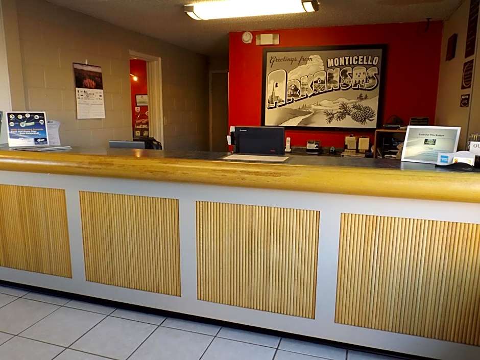 Super 8 by Wyndham Monticello AR