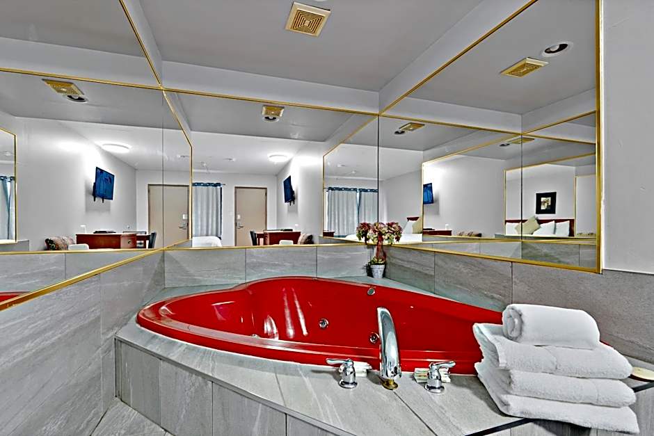 Niagara Lodge & Suites