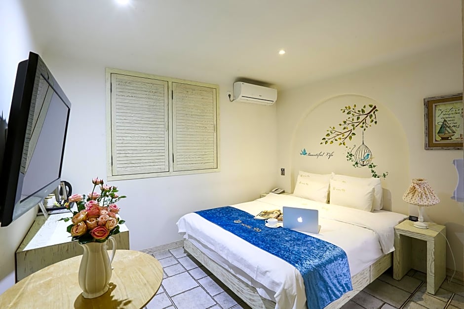 Hotel 99