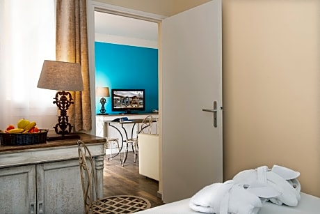 Prestige Suite with Terrace and Marina View