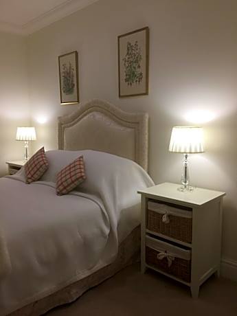 Deluxe Double Room with Bath and Shower