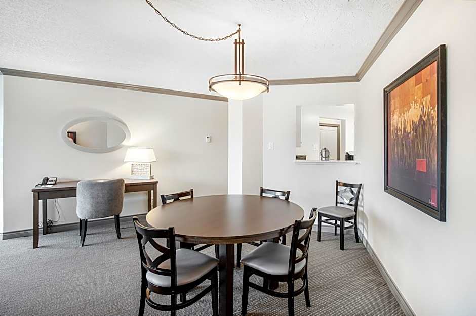 Victoria Regent Waterfront Hotel & Suites