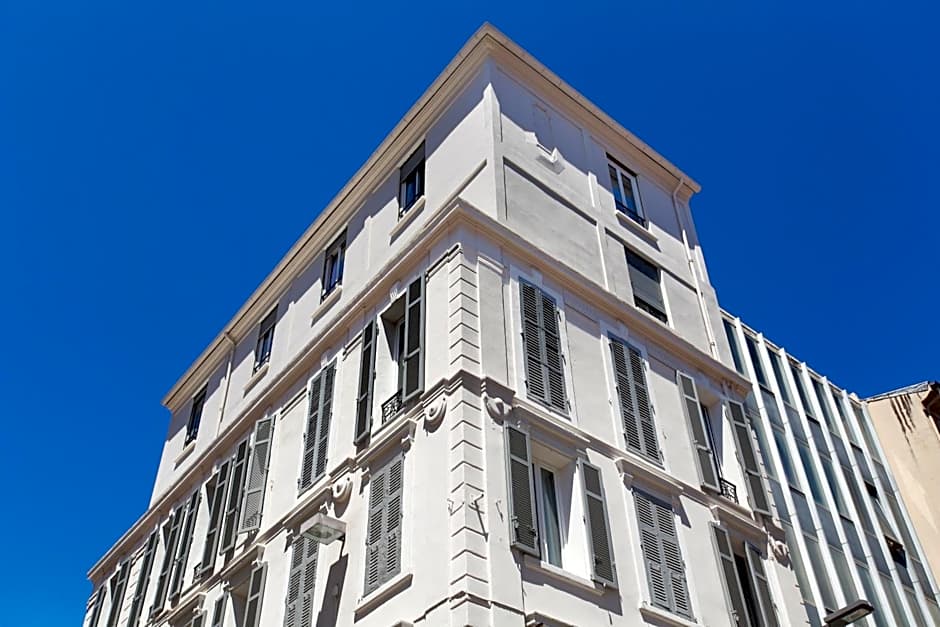 Hotel P.L.M.