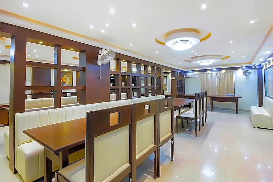 OYO 24397 Flagship 9 Star Hotel Shamshabad – Shamshabad, IA