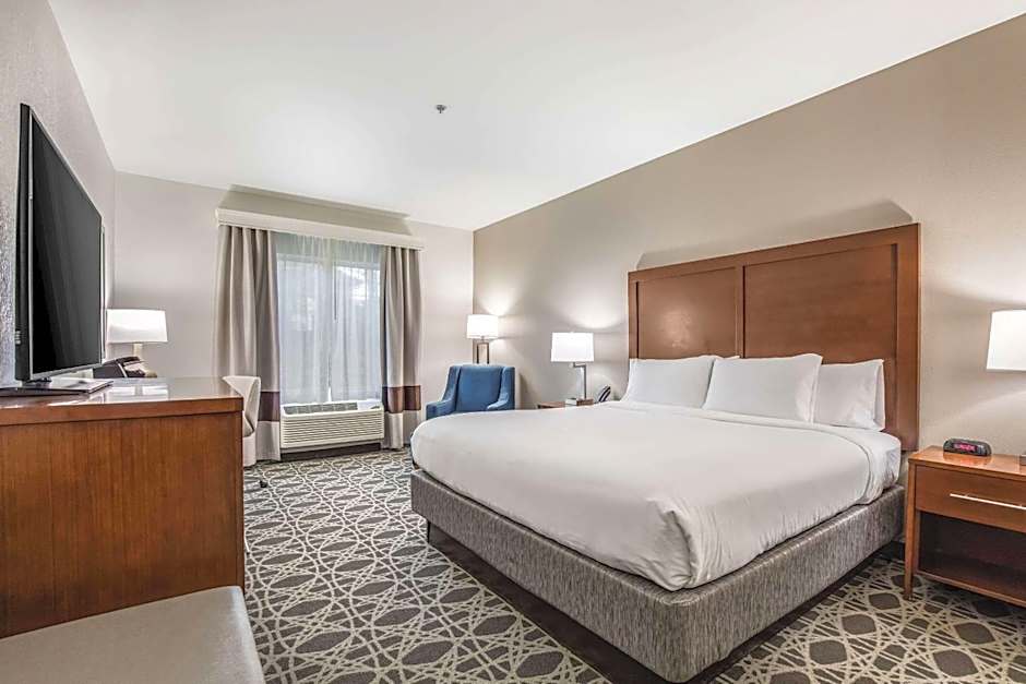 Comfort Inn & Suites