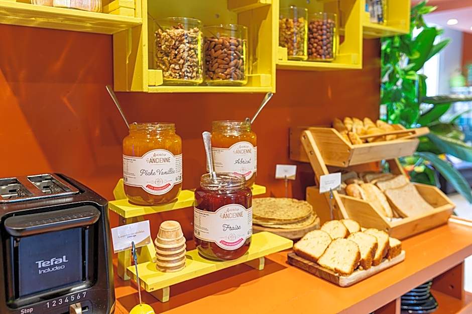 Hotel Olympic by Patrick Hayat