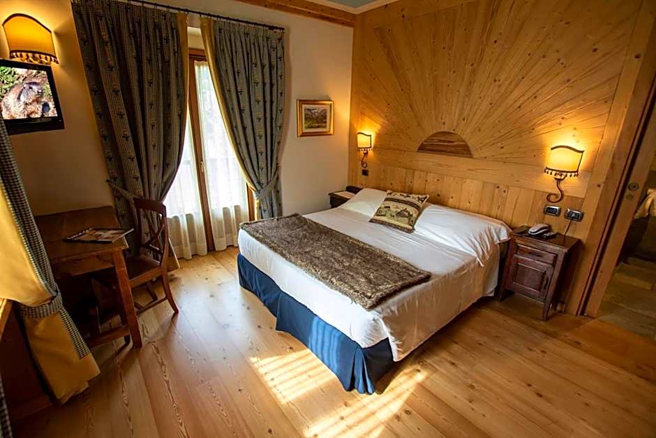 Laghetto Alpine Hotel & Restaurant