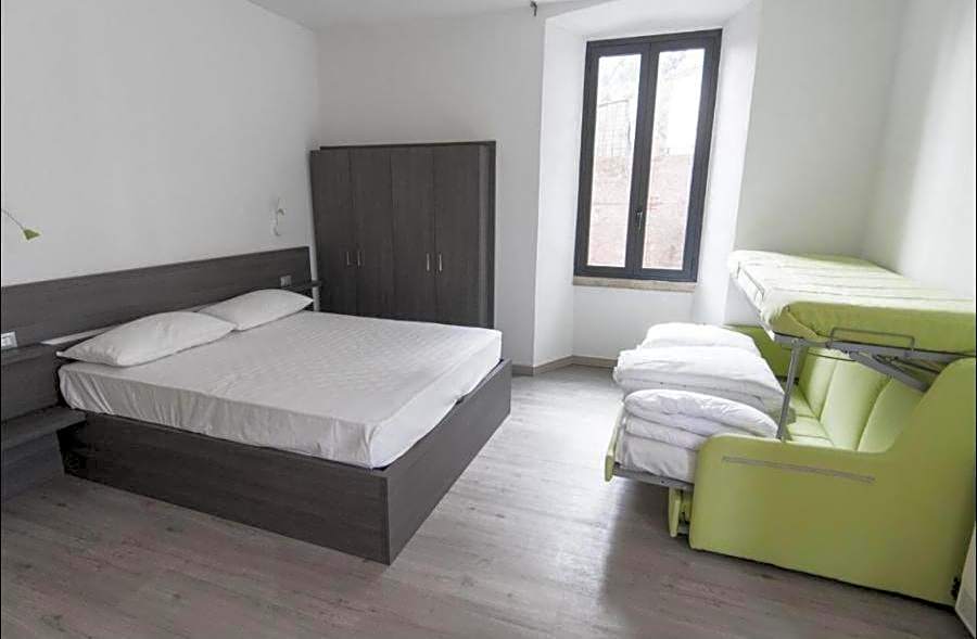 Antica Campione Rooms & Hostel