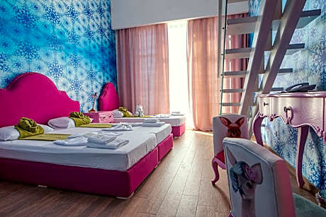 Elza Themed Maisonette for 4 Adults and 1 Child