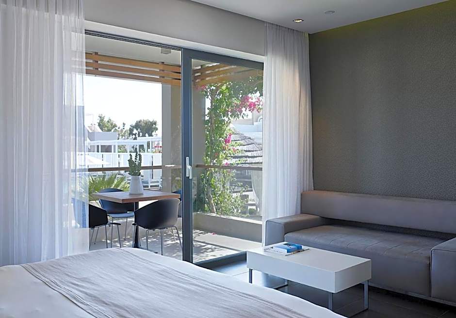 Pelagos Suites Hotel & Spa