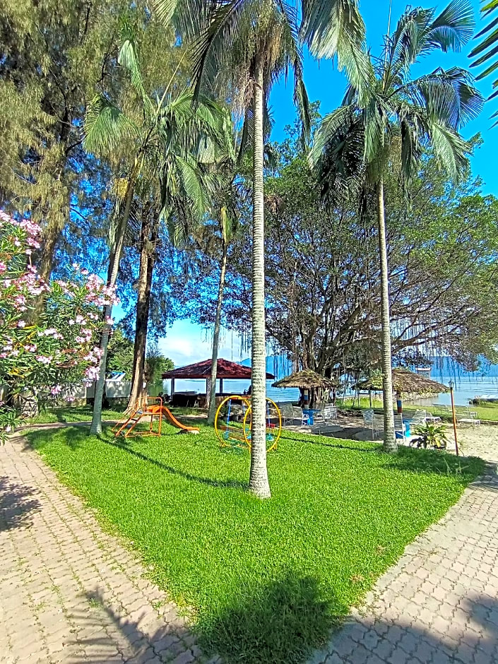 Pandu Lakeside Hotel Tuktuk
