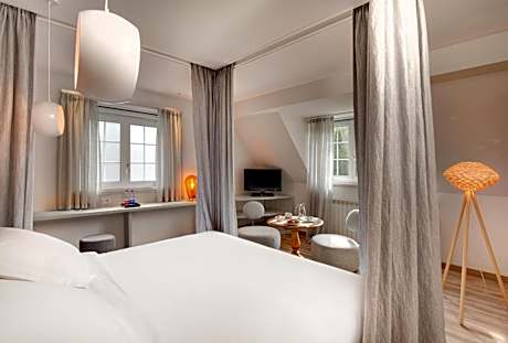 Superior Double Room "Les Montagnes"