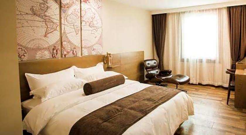 James Joyce Coffetel Baoding Railway Station