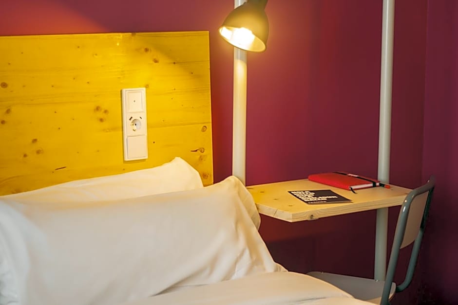 room00 Valencia Hostel