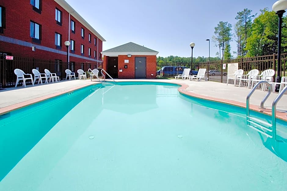 Holiday Inn Express Hotel & Suites Suffolk By IHG
