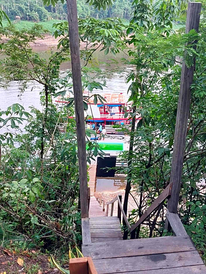 Seringal jungle Lodge