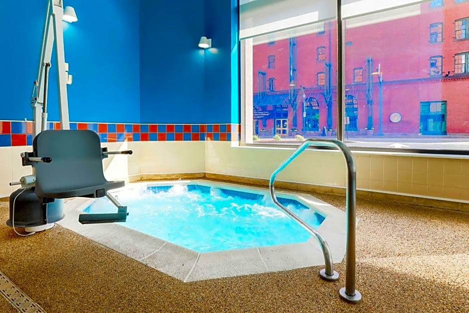 Hampton Inn By Hilton And Suites Pittsburgh-Downtown