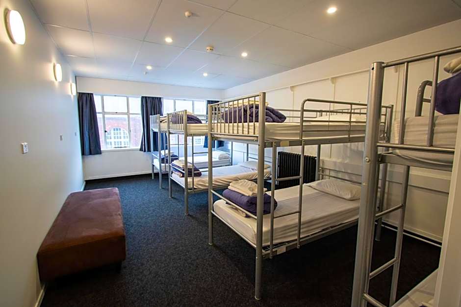 Hotel Waterloo & Backpackers