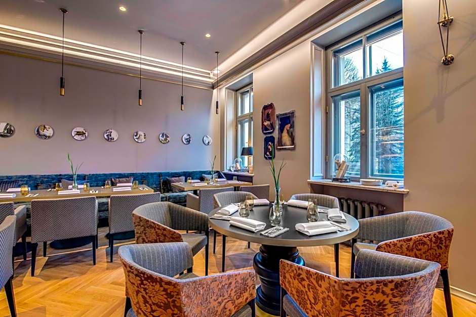 Grand Poet Hotel and SPA by Semarah