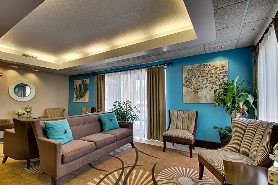 Greenfield Inn & Suites Owensboro, KY Airport