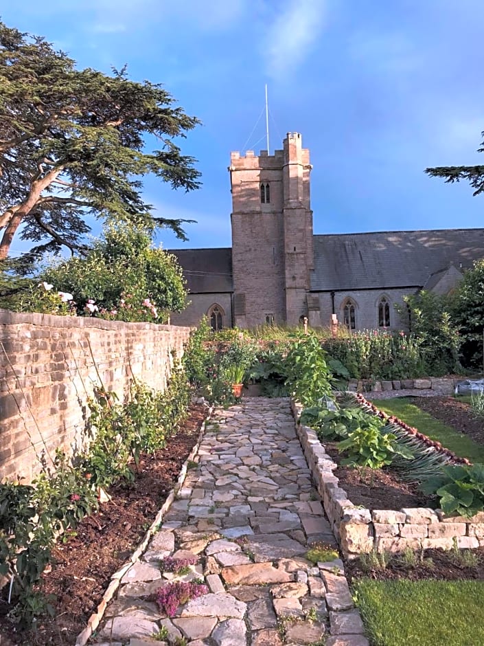 The Potting Shed, self contained, detached retreat in Shapwick village