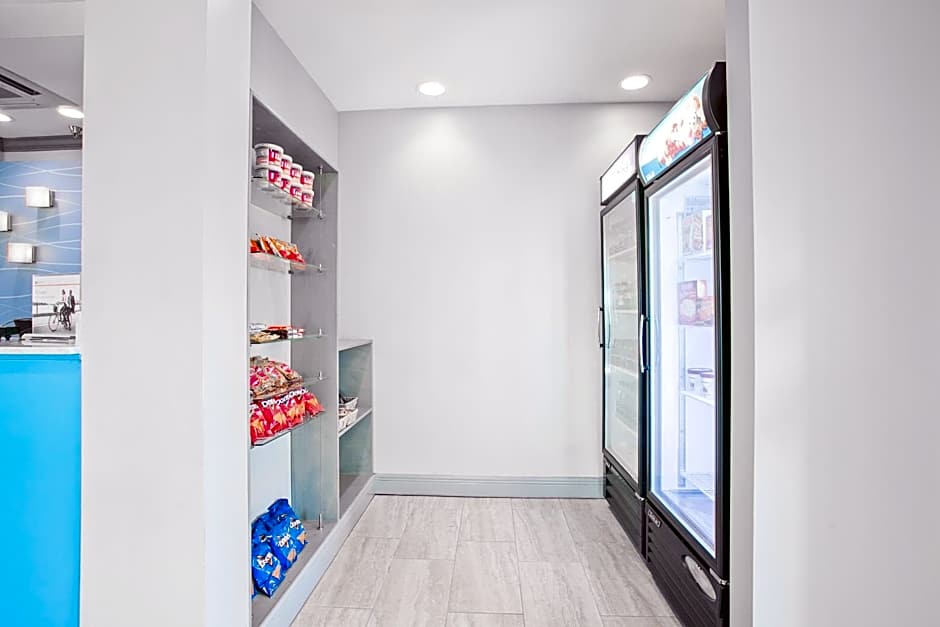 Holiday Inn Express Hotel And Suites Brookhaven By IHG