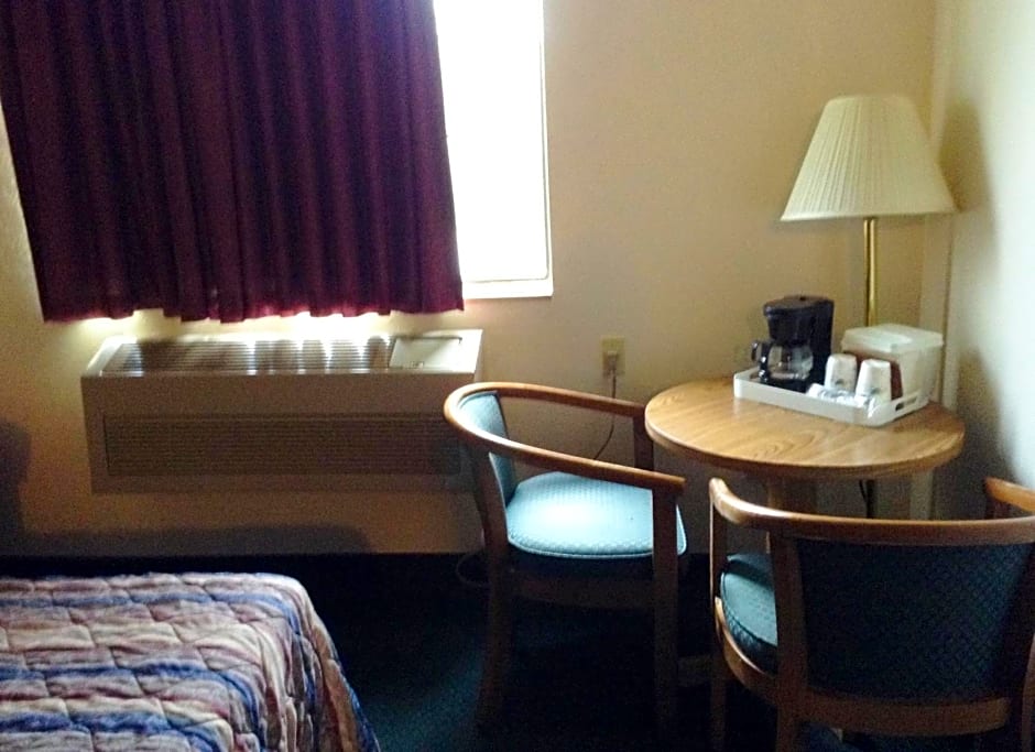 Travelodge by Wyndham Hudsonville