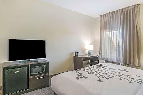King Room - Non-Smoking/First Floor
