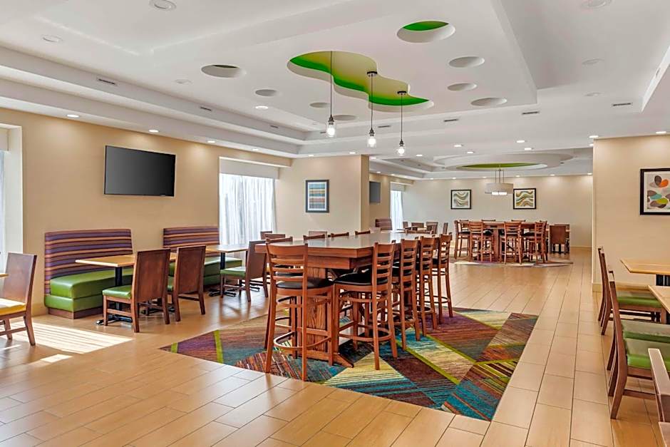 Best Western Plus North Shore Hotel