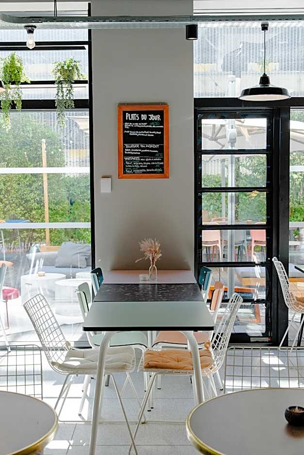 Slo Hostel