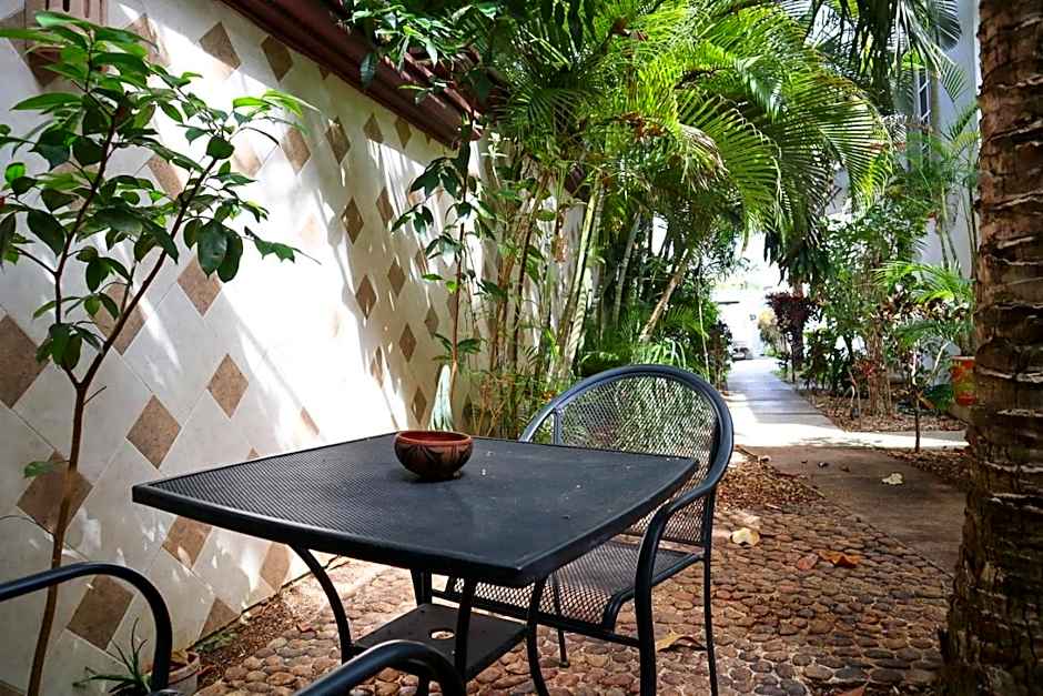 Spacious King Room near Beach & Quinta