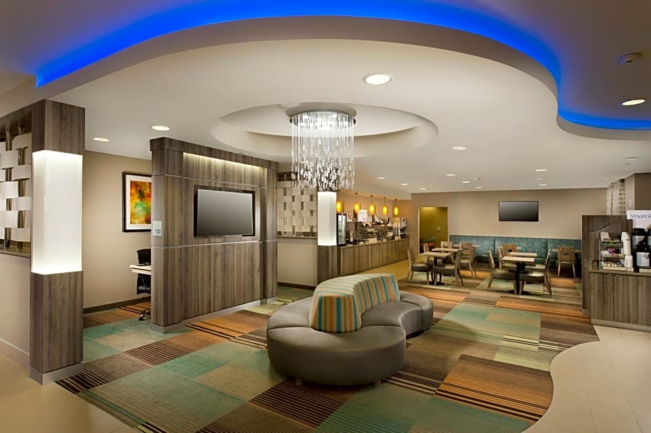 Holiday Inn Express & Suites DFW Airport - Grapevine By IHG