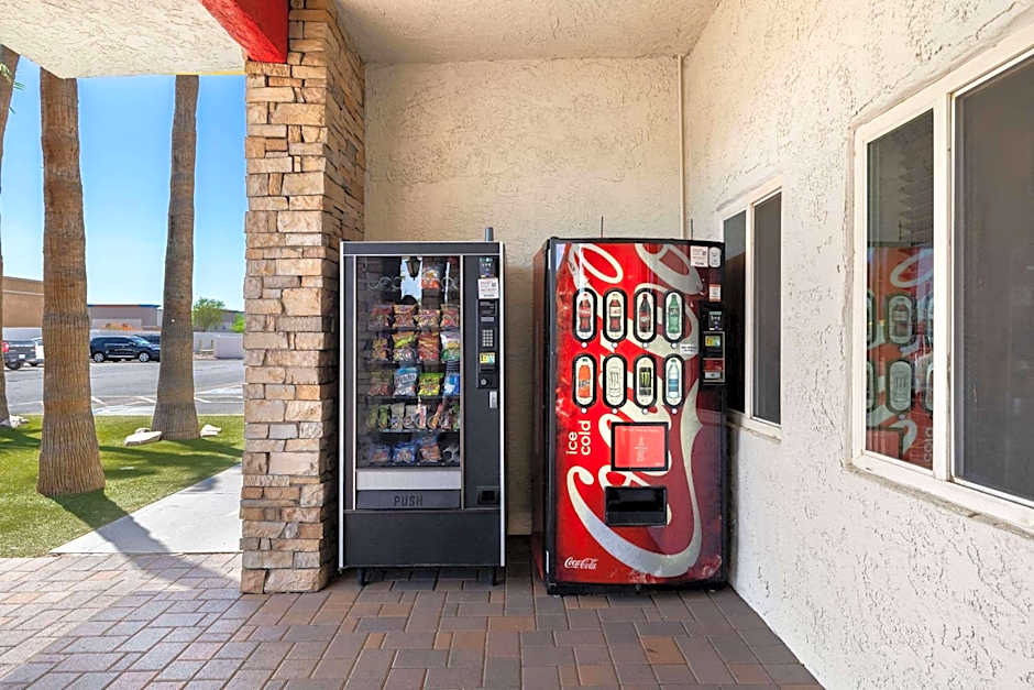 Super 8 by Wyndham Goodyear/Phoenix Area