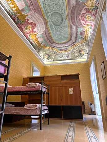 Bunk Bed in Mixed Dormitory Room