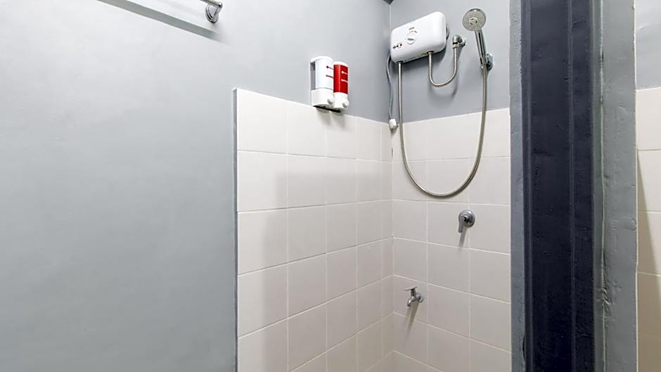 RedDoorz @ Sunfields Lipa Batangas