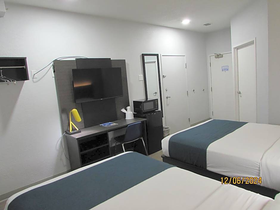 Motel 6-West Des Moines, IA