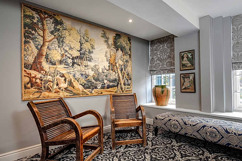 No. 30 Knightsbridge