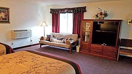 Queen Suite with Two Queen Beds