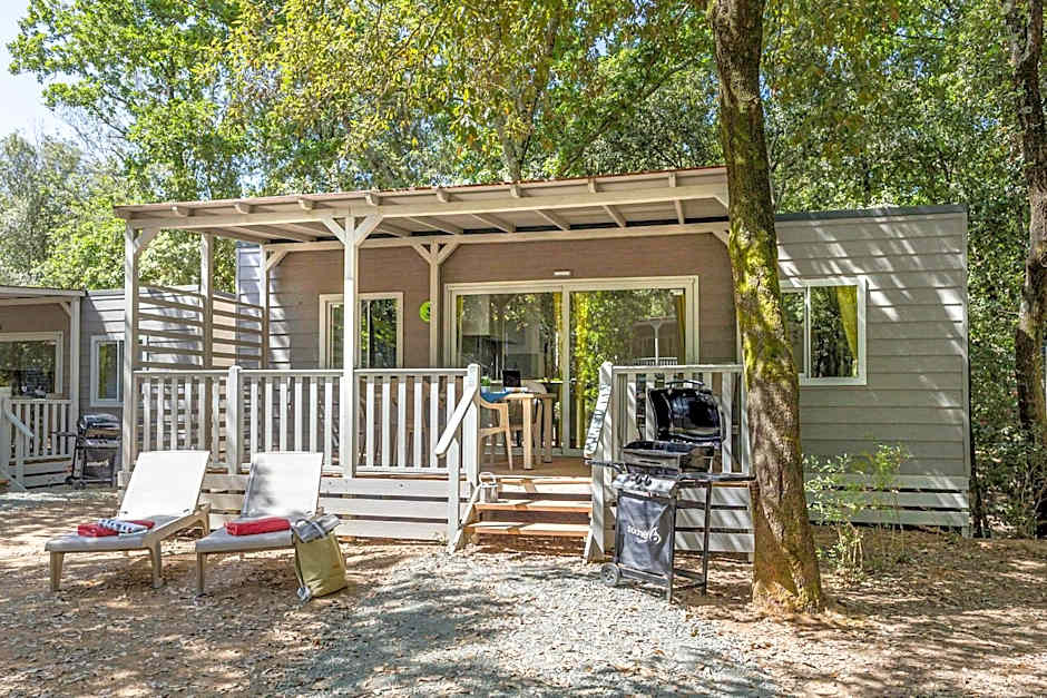 hu Park Albatros village