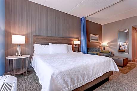 1 King Bed Studio Suite Nonsmoking