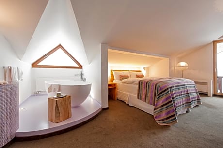Junior Suite with Balcony