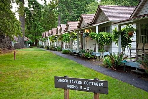 Lake Crescent Lodge