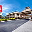 Econo Lodge Inn & Suites East