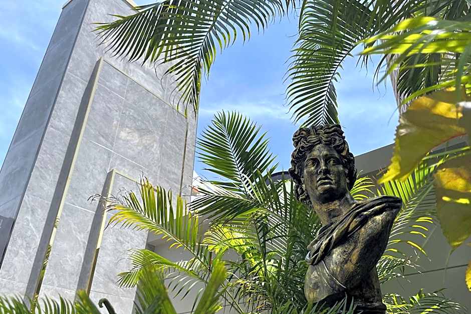 The Elysium Pratumnak Pattaya - By SHG