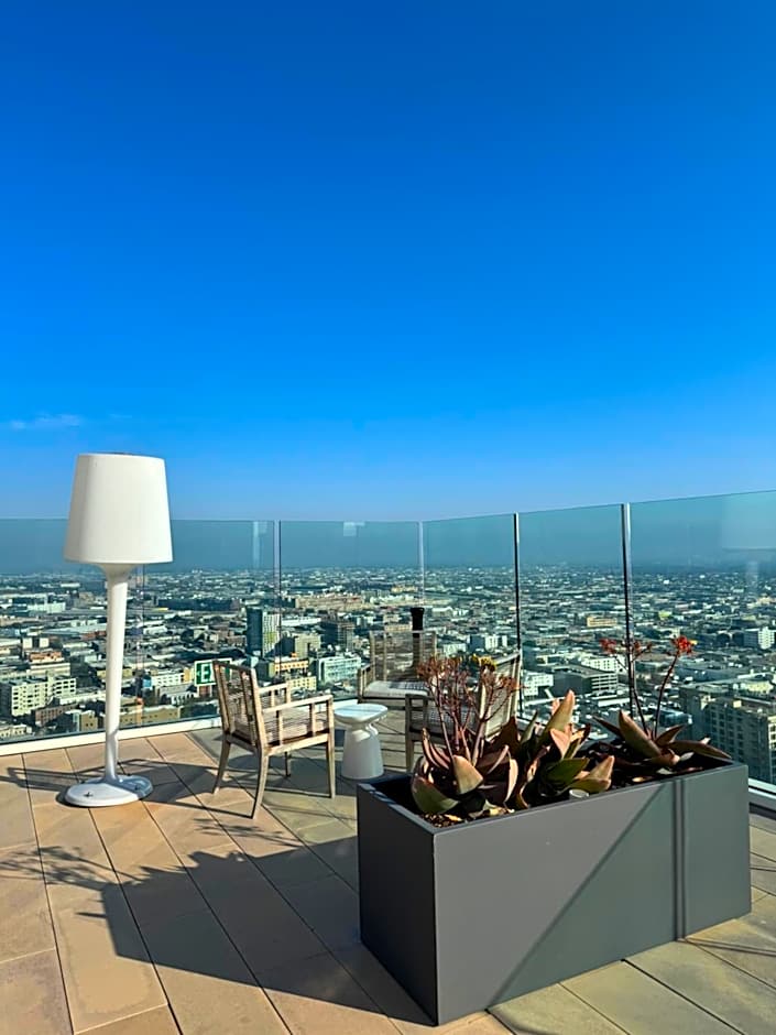 Crypto Arena Luxury Property