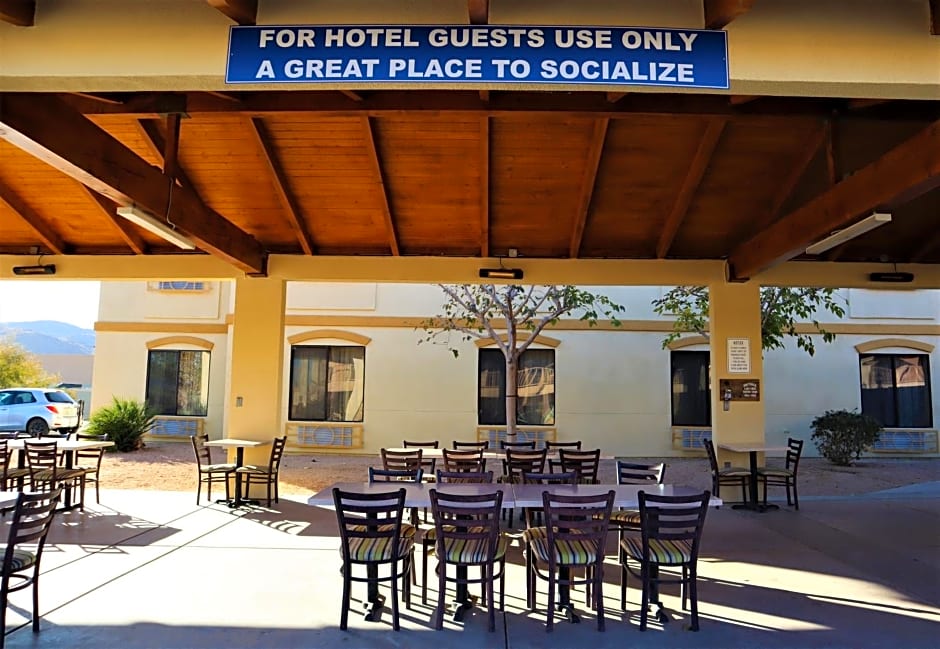 Oasis Inn and Suites 29 Palms Hotel Joshua Tree National Park