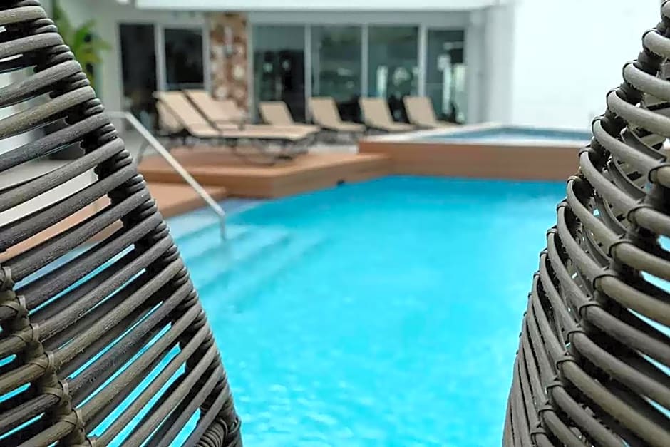 Canario Lagoon Hotel