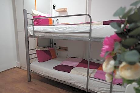 Bed in 4-Bed Mixed Dormitory Room